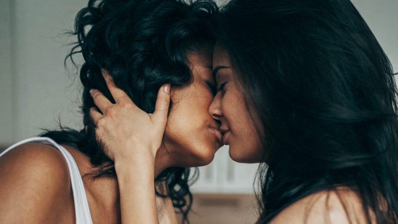 5 Sex Tips To Make The Most Of A Quickie, According To Sexperts
